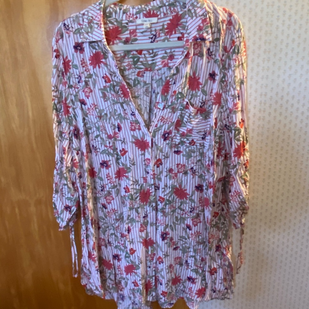 Button up blouse with chest pocket